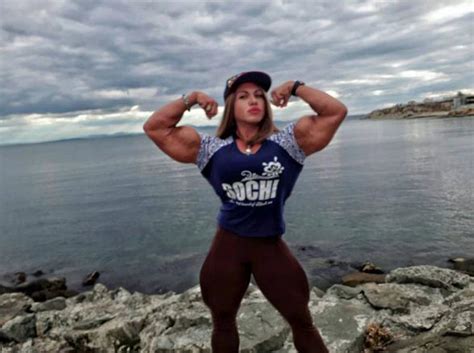 mujeres musculosas|Top 7: Las Mujeres Más Musculosas y Fuertes Del Mundo!.